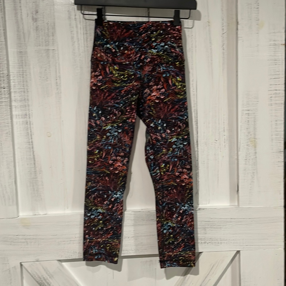 Like new - Lululemon sz2 Align high rise crop leggings